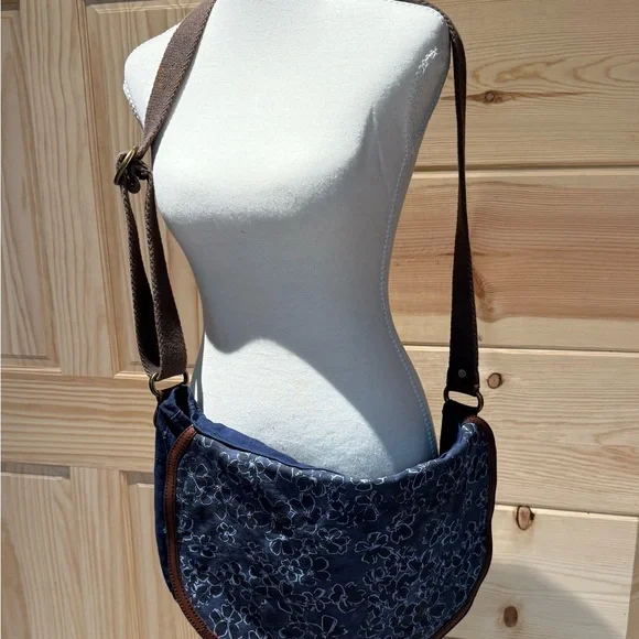 Lucky Brand Denim Floral Crossbody Messenger Bag Boho Navy - Picture 2 of 6